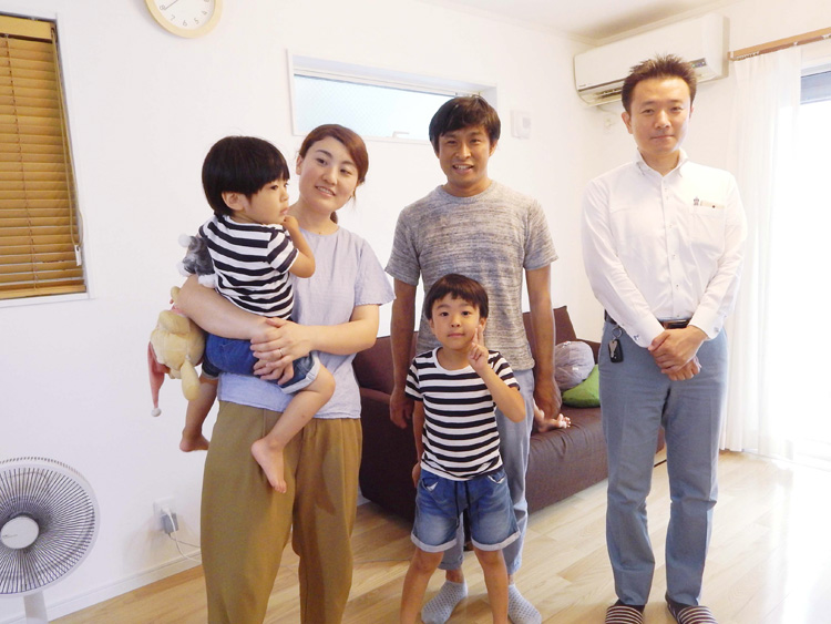 新築 戸建住宅 セミオーダー住宅 お客様と営業担当 横浜建物