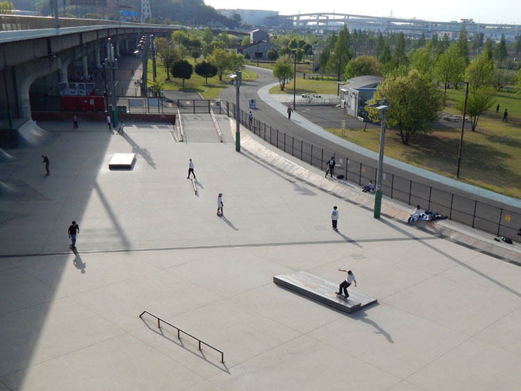 新横浜公園 スケボーひろば