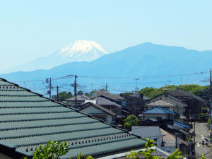 三ツ境の住宅街から見える富士山