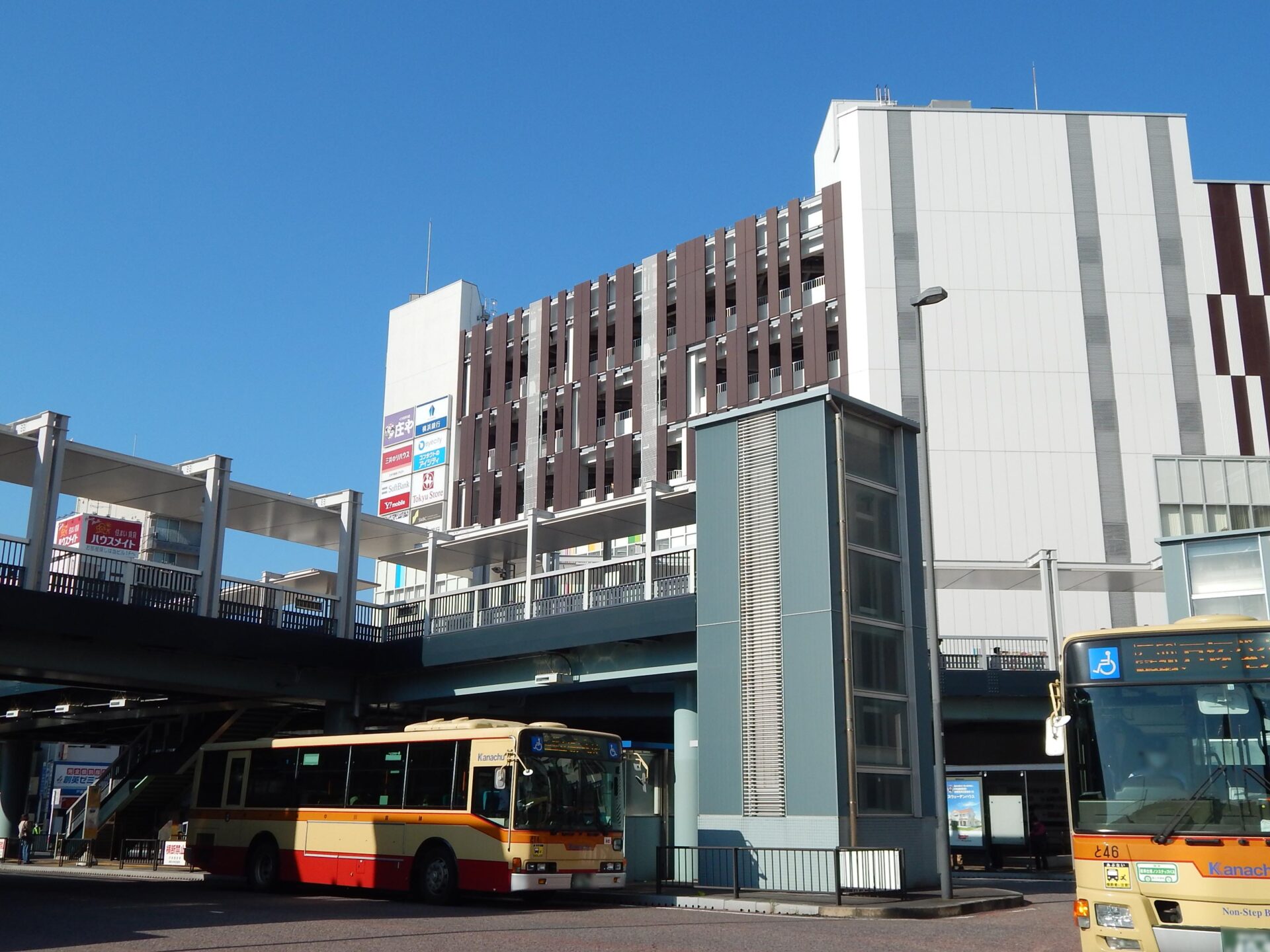 JR東海道本線・横須賀線・湘南新宿ライン・市営地下鉄ブルーライン「戸塚駅」