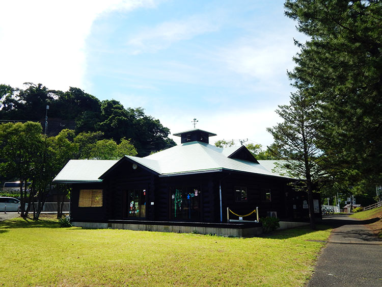 富岡八幡公園こどもログハウス なかよしカモメ