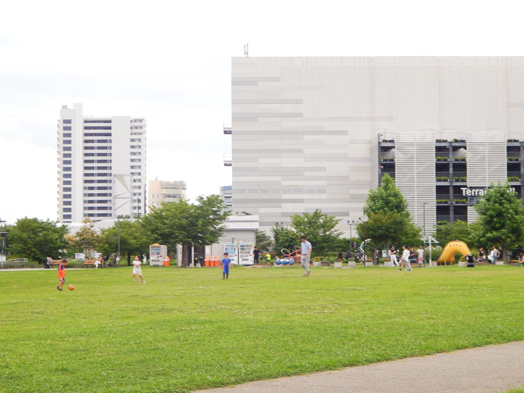 神台公園（シークロス公園）…約1,600m/徒歩20分