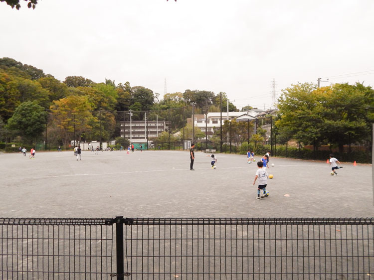 谷矢部池公園グラウンド/徒歩9分