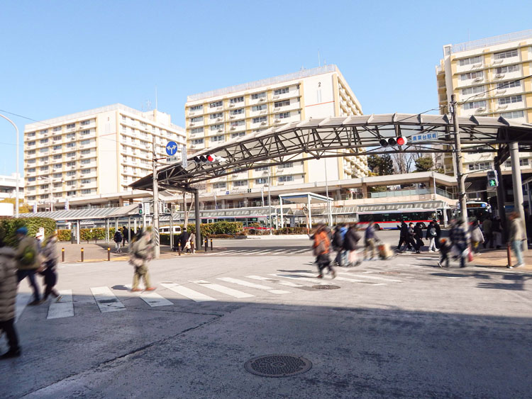 東急田園都市線「青葉台駅」北口バスロータリー