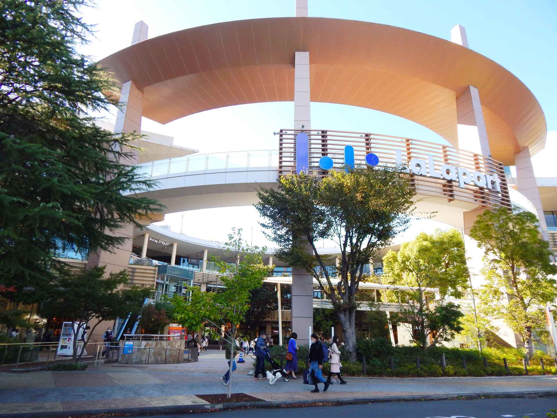 ららぽーと横浜:車約7~9分