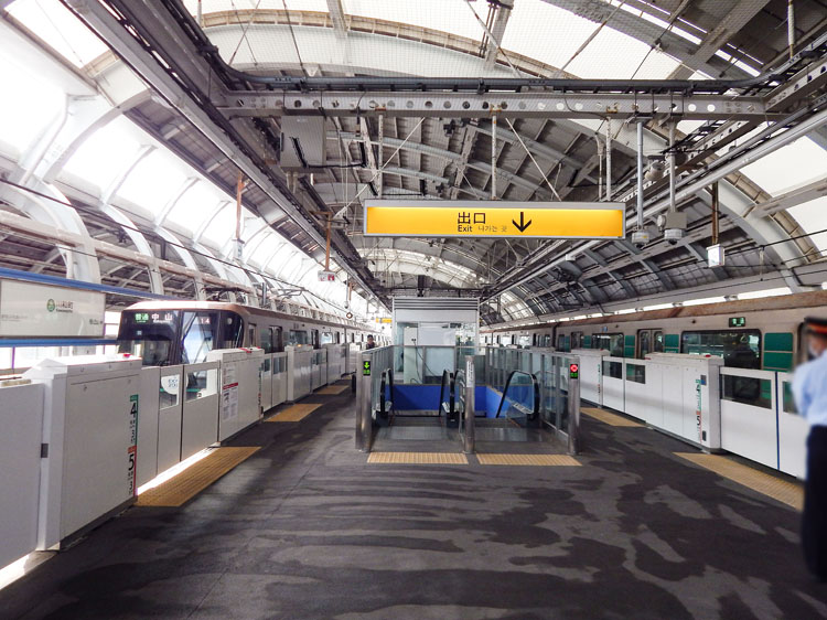 川和町駅 ホーム