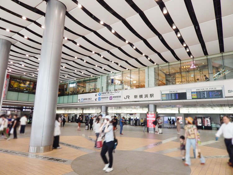 「新横浜駅」JR線改札口