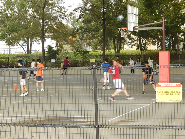 新横浜公園 バスケットボール広場