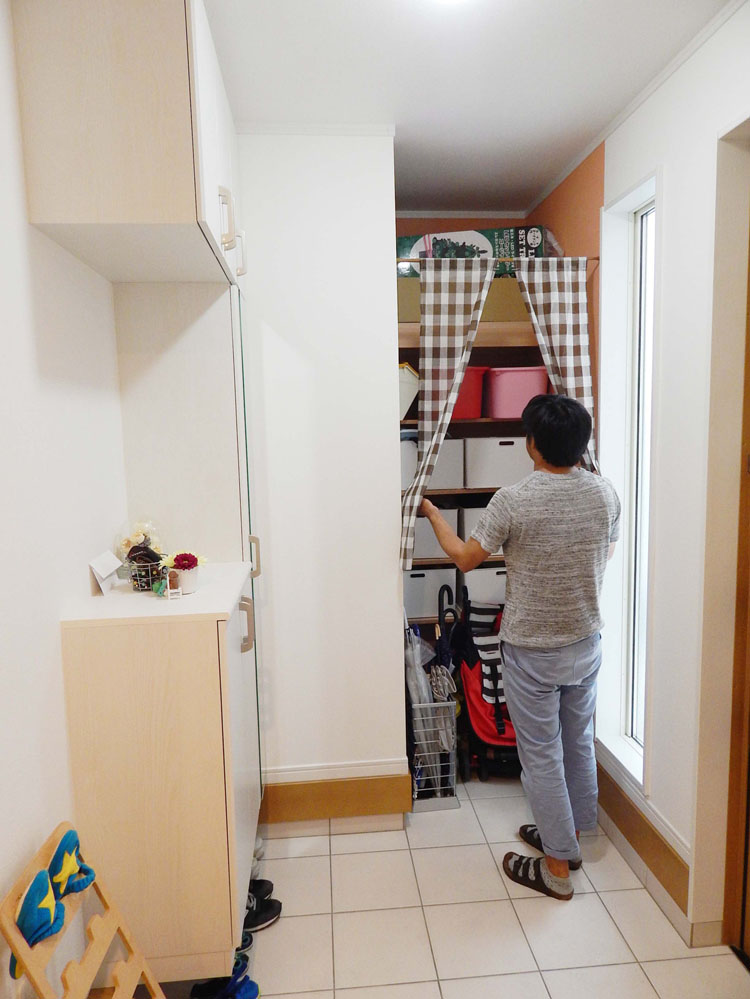 ラシット横浜 施工事例 お客様宅 玄関に使いやすい収納スペースを確保